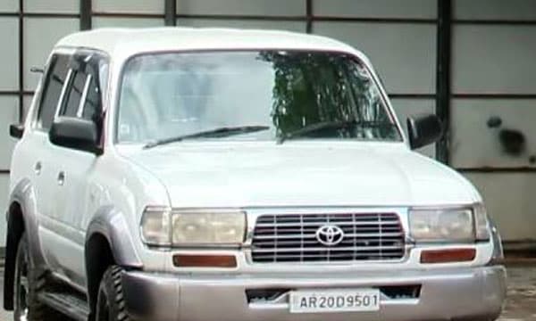 ലാന്റ് ക്രൂയിസര്‍ വാഹനത്തിന്റെ ഫസ്റ്റ് ഓണറെ കണ്ടെത്തി ; അസം സ്വദേശി മാഹീന്‍ മൂവാറ്റുപുഴക്കാരനെന്ന് സംശയം ; വാഹനവുമായി ബന്ധപ്പെട്ട് കൂടുതല്‍ അന്വേഷണത്തിന് കസ്റ്റംസിന്റെ നീക്കം