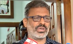 ഷാഫി പറമ്പിലിനെ മനപ്പൂര്‍വ്വം അപമാനിക്കല്‍ ; സുരേഷ്ബാബുവിനെതിരേ കോണ്‍ഗ്രസ് പോലീസില്‍ പരാതി നല്‍കി