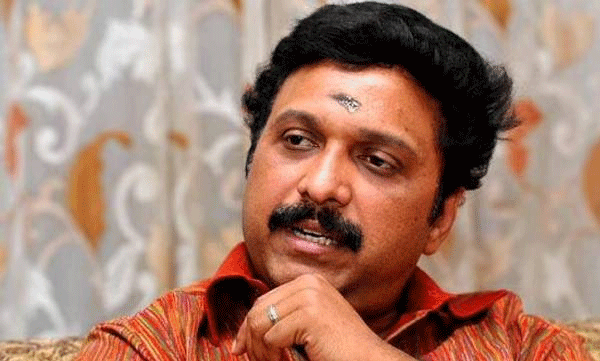 വാഹനങ്ങള്‍ കൊട്ടാരത്തിന് മുന്നില്‍ ഇട്ടില്ല, ഗതാഗത വകുപ്പിന്റെ പരിപാടി റദ്ദാക്കി ഗണേഷ് കുമാര്‍ മടങ്ങി