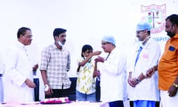 പറന്നെത്തിയ ഹൃദയവും പാഞ്ഞെത്തിയ ഹൃദയവും; പുതിയ ഹൃദയത്തുടിപ്പുകളുമായി അജിനും ആവണിയും ആശുപത്രിവിട്ടു, മഹാദാനത്തിന്‌ തയാറായ കുടുംബങ്ങള്‍ക്ക് നന്ദി