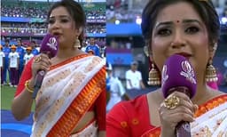 രോമാഞ്ചം; ഐസിസി വനിതാ ക്രിക്കറ്റ് ലോകകപ്പ് വേദിയില്‍ ദേശീയഗാനം ആലപിച്ച് ഗായിക ശ്രേയ ഘോഷാല്‍
