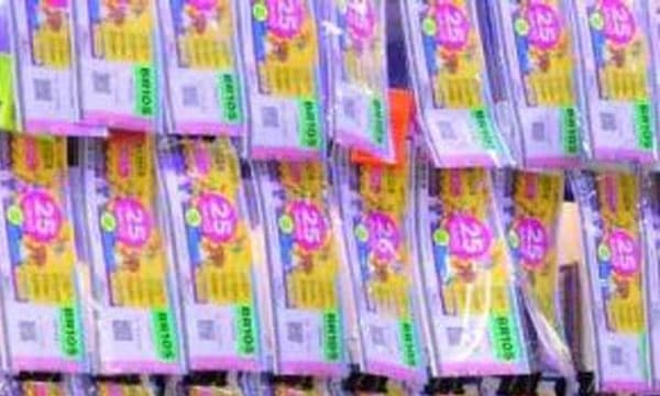 ഓണം ബമ്പര്‍ അടിച്ചു....25 കോടി വൈറ്റിലയില്‍ വിറ്റ ടിഎച്ച് 577825 എന്ന് നമ്പറിന്...!