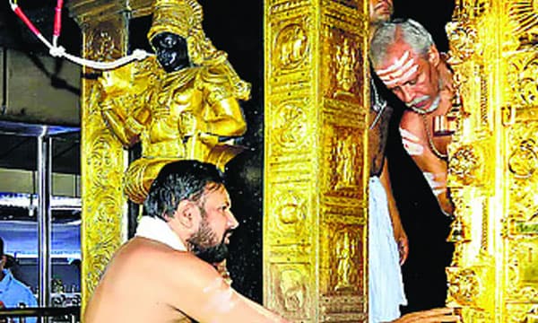 ശബരിമല സ്വര്‍ണ്ണപ്പാളി വിവാദം: ഒന്‍പത് പേര്‍ സംശയ നിഴലില്‍ ; ഉദ്യോഗസ്ഥ തലത്തില്‍ ഗൂഢാലോചന?