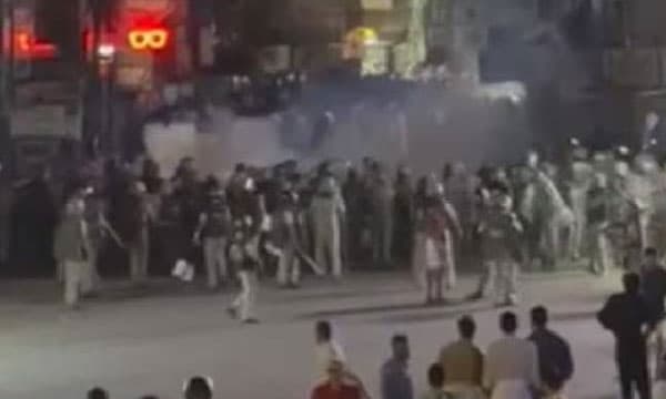 പേരാമ്പ്രയിലെ യുഡിഎഫ് സംഘര്‍ഷം ; പോലീസിനെതിരേ സ്‌ഫോടകവസ്തു എറിഞ്ഞെന്ന് കേസ്