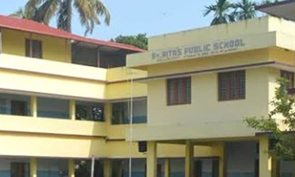 കുട്ടി ഹിജാബ് ധരിക്കാതെ വരുമെന്ന് ഉറപ്പ് നല്‍കണം ; നിലപാടില്‍ ഉറച്ച് സ്‌കൂള്‍മാനേജ്‌മെന്റ് : പ്രശ്‌നപരിഹാരം നീളുന്നു