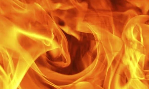 മദ്യ ലഹരിയില്‍ തര്‍ക്കം; ജേഷ്ഠന്‍ അനുജനെ ബൈക്കിലൊഴിക്കാന്‍ വാങ്ങിയ പെട്രോള്‍ ഒഴിച്ച് തീ കൊളുത്തി