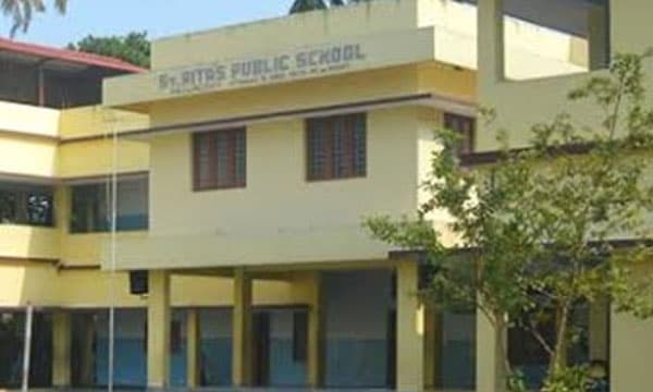 ഹിജാബ് വിവാദത്തില്‍ കോടതി ഉത്തരവിന് കാത്തിരിക്കുന്നു; തല്‍്ക്കാലം ടി സി വാങ്ങുന്നില്ലെന്ന് കുട്ടിയുടെ അഭിഭാഷകന്‍ 