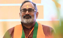 പാവപ്പെട്ടവരെ സഹായിക്കണമെങ്കിൽ പ്രധാനമന്ത്രി ആയുഷ്മാൻ യോ​ജന പദ്ധതിയിൽ കേരളം ഒപ്പു വെക്കണം