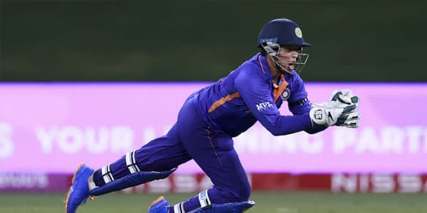 ലോകകപ്പ് ജേതാവ് റിച്ച ഘോഷിന് സ്വര്‍ണ്ണ ബാറ്റും പന്തും ; ഈഡന്‍സ്ഗാര്‍ഡനിലെ ചടങ്ങില്‍ ആദരിക്കാന്‍ സൗരവ് ഗാംഗുലി 