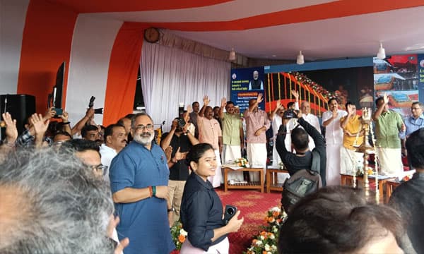 ബംഗളുരു വന്ദേ ഭാരത് ട്രെയിനിന്റെ ഫ്‌ലാഗ് ഓഫ് : ഉദ്ഘാടനത്തില്‍ ബിജെപി സംസ്ഥാന അദ്ധ്യക്ഷനും 