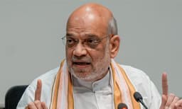 ചെങ്കോട്ടയ്ക്ക് സമീപം ഉണ്ടായ വന്‍ സ്ഫോടനത്തില്‍ അന്വേഷണം: അമിത് ഷായുടെ നേതൃത്വത്തില്‍ ഇന്ന് ഉന്നതല യോഗം 