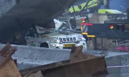 ഡ്രൈവര്‍ കൈ ഉയര്‍ത്തിക്കാട്ടി, ഒന്നും ചെയ്യാനാകാതെ മൂന്ന് മണിക്കൂര്‍ ; അപകടത്തില്‍ മരണം നോക്കി നില്‍ക്കേണ്ടി വന്നെന്ന് നാട്ടുകാര്‍