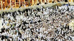 സൗദി അറേബ്യയില്‍ ഇന്ത്യന്‍ തീര്‍ത്ഥാടകര്‍ സഞ്ചരിച്ച ബസ് അപകടത്തില്‍പ്പെട്ടു ;നിരവധി പേര്‍ മരിച്ചതായി സംശയം