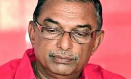 ശബരിമല സ്വര്‍ണ്ണക്കൊള്ള: എസ്ഐടി ഉടന്‍ കസ്റ്റഡി അപേക്ഷ നല്‍കും; പത്മകുമാറിന്റെ അറസ്റ്റോടെ എല്ലാം തീരുമോ?