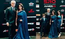 ‘ജെന്റിൽമാൻ ഡ്രൈവർ ഓഫ് ദി ഇയർ 2025’ അവാര്‍ഡ് നേടി അജിത് കുമാര്‍; അഭിമാനപുരസ്സരം അജിത്തിനൊപ്പം ചേര്‍ന്ന് നിന്ന് ശാലിനി