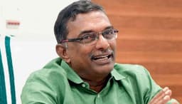 ഉണ്ണികൃഷ്ണന്‍ പോറ്റിയുമായി പരിചയം കണ്ഠര് രാജീവര്‍ വഴി ; ശബരിമല തന്ത്രിക്ക് കുരുക്കായി പത്മകുമാറിന്റെ മൊഴി