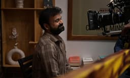 ‘‘എന്റെ ജീവിതത്തിലെ മറ്റൊരു സ്ത്രീ... ക്യാമറ...’’പോസ്റ്റുമായി കുഞ്ചാക്കോ ബോബൻ; നിങ്ങൾ തമ്മിൽ ലബ് ആണോ ​? പ്രിയേ ഒന്ന് ശ്രദ്ധിച്ചോളൂട്ടോ എന്ന് കമന്റുകൾ 