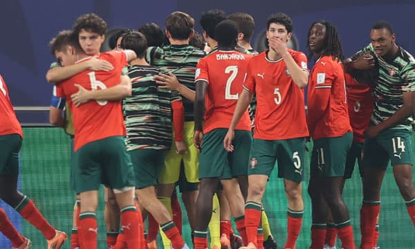 അടുത്തവര്‍ഷം കളിക്കാനിറങ്ങുന്ന സീനിയര്‍ ചേട്ടന്മാര്‍ക്ക് പ്രചോദനം ; പോര്‍ച്ചുഗലിന് അണ്ടര്‍ 17 ലോകകപ്പില്‍ കിരീടം