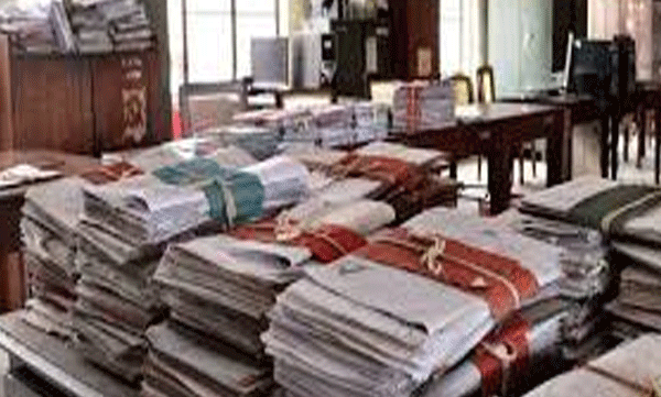 സർക്കാർ ഓഫീസുകളുടെ പ്രവൃത്തി ദിവസം അഞ്ച് ആക്കാൻ നീക്കം; സർവീസ് സംഘടനകളുടെ യോഗം വിളിച്ച് സർക്കാർ