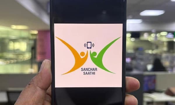  സഞ്ചാര്‍സാഥിയില്‍ നിന്നും അയഞ്ഞു കേന്ദ്രം ;  വേണ്ടെങ്കില്‍ ഉപഭോക്താവിന് ഡിലീറ്റ് ചെയ്യാമെന്ന് ടെലികോം മന്ത്രി