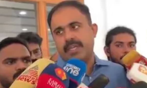 എന്തുകൊണ്ടാണ് സിപിഐഎം മുകേഷിനെയും പത്മകുമാറിനെയും പുറത്താക്കാത്തത് ; കോണ്ഗ്രസില് പ്രതിസന്ധിയില്ലെന്ന് അബിന്വര്ക്കി