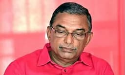 ശബരിമല സ്വര്‍ണ്ണക്കൊള്ള കേസ് : ദ്വാരകപാലക പാളികള്‍ കടത്തിയ കേസില്‍ എ പത്മകുമാറിനെ പ്രതിചേര്‍ത്തു