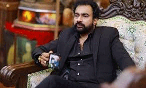 പൊലീസും ആമീനും എത്തിയില്ല, മോഷണ പരാതിയിൽ പരിശോധന നടക്കാത്തതിനാൽ ജയിലിലേക്ക് മടങ്ങി മോൻസൺ മാവുങ്കൽ