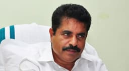 തന്റെ വാക്കുകള്‍ വളച്ചൊടിച്ചു, പറഞ്ഞത് അതിജീവിതക്ക് നീതി കിട്ടിയില്ലെന്ന് ; മലക്കം മറിഞ്ഞ് അടൂര്‍ പ്രകാശ്