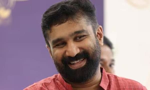 കേരളം ശ്രദ്ധിക്കുക...ശബരിമല പാരഡിപ്പാട്ടിനെ സിപിഐഎം വര്‍ഗീയപ്രചരണത്തിന് ഉപയോഗിക്കുന്നു ; വി.ടി. ബല്‍റാമിന്റെ കുറിപ്പ്