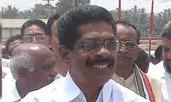 യുഡിഎഫ് വഴിയമ്പലമല്ല ; അവസരസേവകന്മാരുടെ അവസാന അഭയകേന്ദ്രമായി മാറരുതെന്ന്  മുല്ലപ്പള്ളി രാമചന്ദ്രന്‍