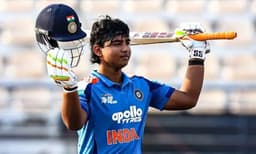  36 പന്തില്‍ നിന്ന് സെഞ്ച്വറി, 84 പന്തില്‍ 190 റണ്‍സ് ; വിജയ് ഹസാരേയില്‍ വൈഭവ് സൂര്യവംശിയുടെ വെടിക്കെട്ട് 