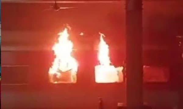 ആന്ധ്രാപ്രദേശില്‍ ട്രെയിനില്‍ തീപിടുത്തം; ഒരാള്‍ മരിച്ചു, ഒഴിവായത് വന്‍ ദുരന്തം