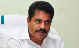 ശബരിമല സ്വര്‍ണ്ണക്കൊള്ള: അടൂര്‍പ്രകാശിനെയും ചോദ്യം ചെയ്യും ; നോട്ടീസ് കിട്ടിയിട്ടില്ലെന്ന് പ്രതികരണം