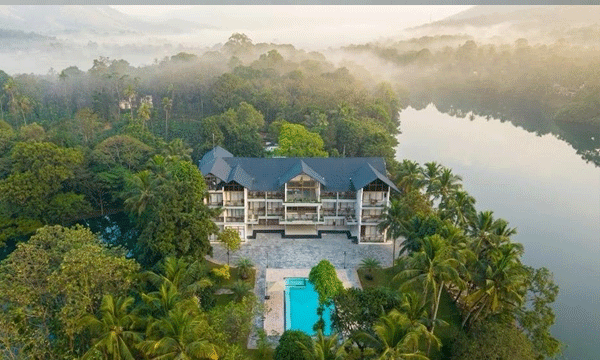 മൂന്നുവശവും ജലാശയം, ഇലവീഴാപൂഞ്ചിറ തൊട്ടടുത്ത് ; സഞ്ചാരികളുടെ മനം കവര്‍ന്ന് മലങ്കര പാലസ് റിസോര്‍ട്ട്