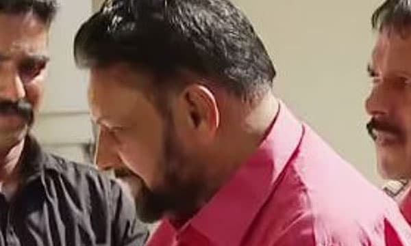 കട്ടിളപ്പാളി കൊണ്ടുപോകാനുള്ള മൗനാനുവാദം കൊടുത്തു; ലാഭമുണ്ടാക്കാന്‍ തന്ത്രി ആചാരലംഘനത്തിന് കൂട്ടുനിന്നു