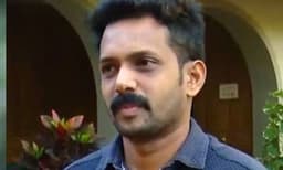 വിസ്മയകേസ് പറഞ്ഞ് പ്രതി കിരണ്‍കുമാറിന് നേരെ അക്രമം ; വെല്ലുവിളിച്ച് വിളിച്ചിറക്കി അടിച്ചു താഴെയിട്ട് മൊബൈല്‍ കവര്‍ന്നു