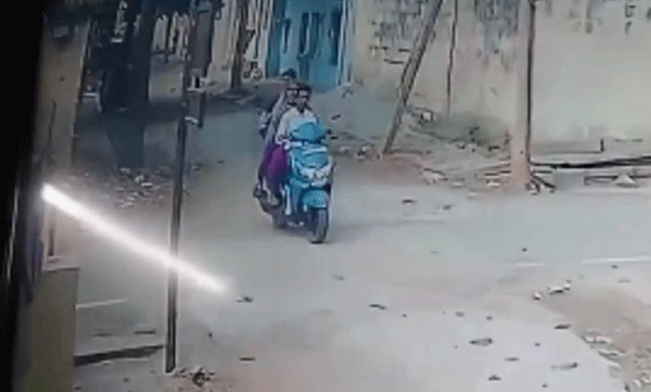പട്ടാപ്പകല്‍ ആണ്‍കുട്ടികളായി വേഷം മാറി വീടുകളില്‍ കവര്‍ച്ച നടത്തുന്ന യുവതികള്‍: ഒടുവില്‍ കയ്യോടെ പൊക്കി പോലീസ് 
