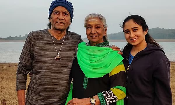 ജാനകിയമ്മ ആരോഗ്യവതി; തെറ്റായ വിവരങ്ങള്‍ പ്രചരിപ്പിക്കരുതെന്ന് കുടുംബം 
