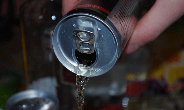 വിഷാദരോഗത്തെ മറികടക്കണം: മൂത്രം നിറച്ച ശീതളപാനീയ കുപ്പികള്‍ സൂപ്പര്‍മാര്‍ക്കറ്റുകളില്‍ വച്ച് 63 കാരന്‍, ഒടുവില്‍ പിടിയില്‍
