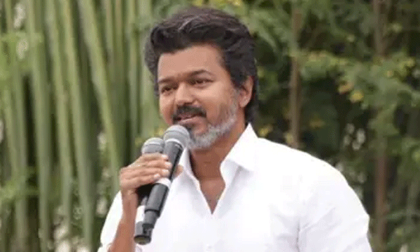 തമിഴ്‌നാട് രാഷ്ട്രീയത്തിലേക്ക് വിജയ് ഇറങ്ങുന്നു ; ചെന്നൈയിലെ വേളാച്ചേരിയില്‍ നിന്നും മത്സരിച്ചേക്കും