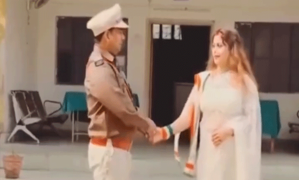 സ്‌റ്റേഷന് മുന്നില്‍ ഭാര്യയുമായി റീല്‍സ് ചിത്രീകരണം: പോലീസ് ഉദ്യോഗസ്ഥന് സ്ഥാനം നഷ്ടമായി 
