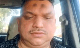 കാറില്‍ തീ കൊളുത്തി കുടുംബത്തിന്റെ ആത്മഹത്യാ ശ്രമം ; യുവാവ് മരിച്ചു, മൂന്ന് കുട്ടികളെ രക്ഷപ്പെടുത്തി