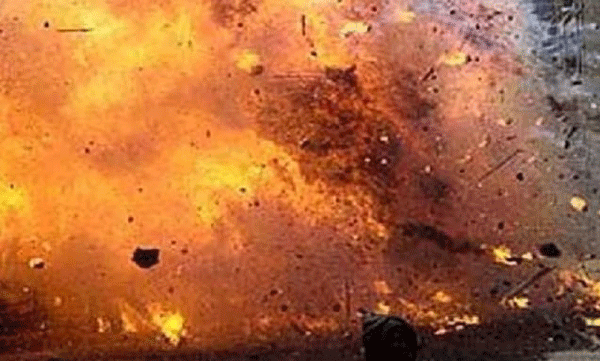 മണിപ്പൂർ സംഘർഷം രൂക്ഷം; വീടുകൾക്ക് തീയിട്ടു, പലായനം ചെയ്ത് ​ഗ്രാമവാസികൾ