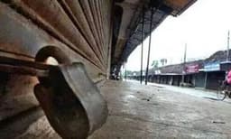 24 മണിക്കൂര്‍ ദേശീയ പണിമുടക്ക് ആരംഭിച്ചു; വാഹനങ്ങള്‍ നിരത്തിലിറങ്ങുന്നില്ല