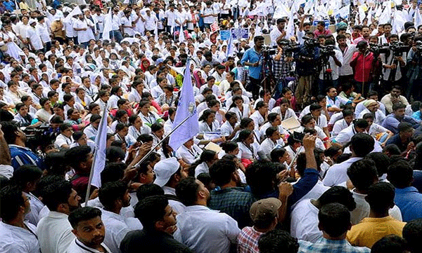   മിനിമം വേതനം ;  സ്വകാര്യ ആശുപത്രികളിലെ നഴ്സുമാര്‍ നാളെ പണിമുടക്കും 