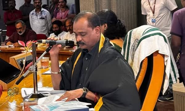 167 ടാങ്കറുകളുണ്ട്, വീടുകളില്‍ കൊണ്ടുപോയി കൊടുക്കും... അതുപോരെ ; കുടിവെള്ളക്ഷാമ ആക്ഷേപത്തിന് വി.വി. രാജേഷിന്റെ ചുട്ട മറുപടി