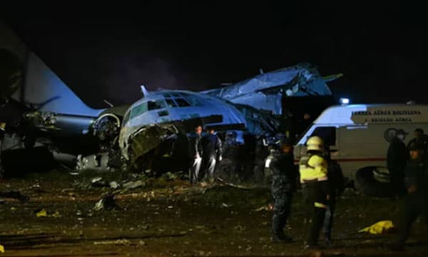 പുതിയതായി അച്ചടിച്ച പണവുമായി പോകുമ്പോള്‍ ഹൈവേയില്‍ വിമാനാപകടം ; 15 പേര്‍ മരണമടഞ്ഞു