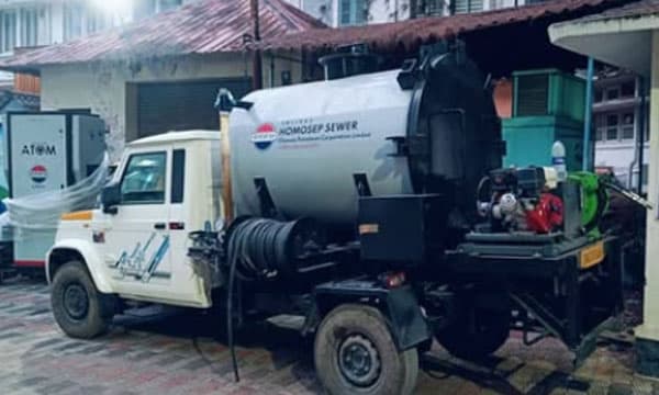 തലസ്ഥാനത്തെ ഓടകള്‍ ഇനി ക്ലീന്‍ ക്ലീനാകും....അത്യാധുനിക 'സ്‌കാവഞ്ചിംഗ് മെഷീനു'മായി തിരുവനന്തപുരം കോര്‍പ്പറേഷന്‍  