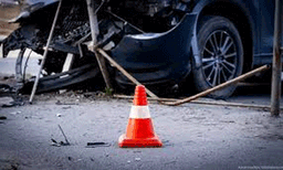  നിയന്ത്രണം വിട്ട ലോറി തലകീഴായി പള്ളി കെട്ടിടത്തിലേക്ക് മറിഞ്ഞ് അപകടം; ലോറി ഡ്രൈവറെ പുറത്തെടുത്തു