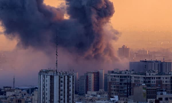 യുദ്ധത്തില്‍ ട്രംപിന് റിപ്പബ്‌ളിക്കന്മാരുടെ പിന്തുണ ; ടെഹ്‌റാനിലെ സൈനിക കേന്ദ്രങ്ങള്‍ ആക്രമിച്ചു